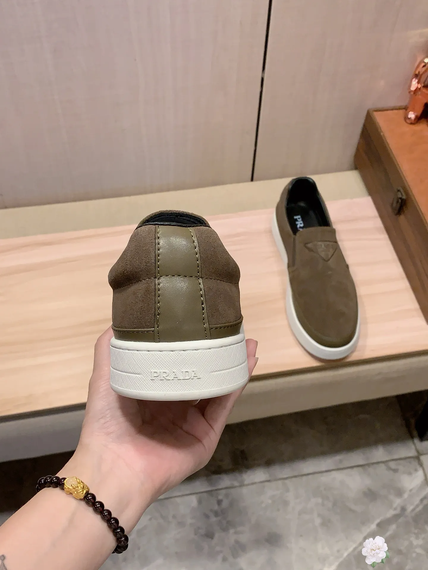 Men's Men's Shoes💰442💰💰🎩🎩[Lightning][Lightning] "PRADA*" The latest and most popular casual shoes, top brand [seduce] luxury ~ purchasing agency, top quality ~. [Strong] The upper is made of imported breathable cowhide with material ➕ breathable sheepskin feet (•) and fine workmanship. The original stylish and stylish soft rubber wear-resistant and non-slip outsole is light and comfortable on the feet. The real thing looks better when photographed. b66: code: 38-44, 4️⃣ colors selected